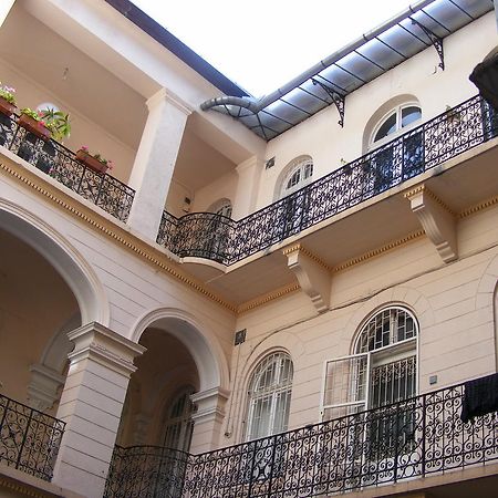 Yolo Hostel Budapesta Exterior foto
