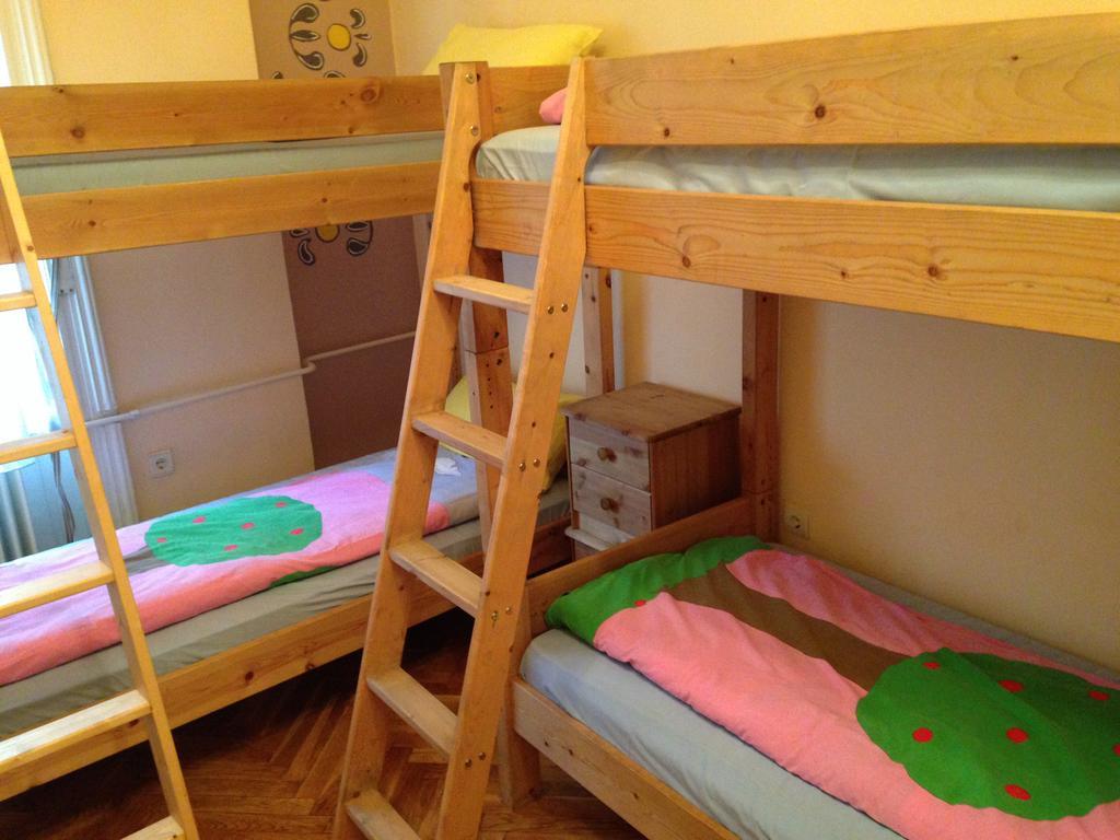 Yolo Hostel Budapesta Cameră foto