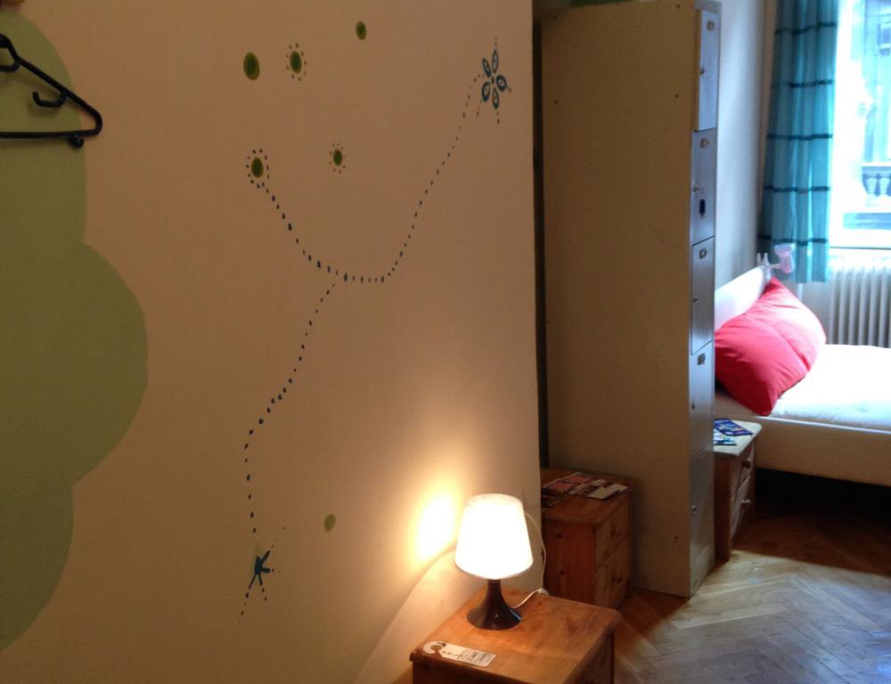 Yolo Hostel Budapesta Cameră foto