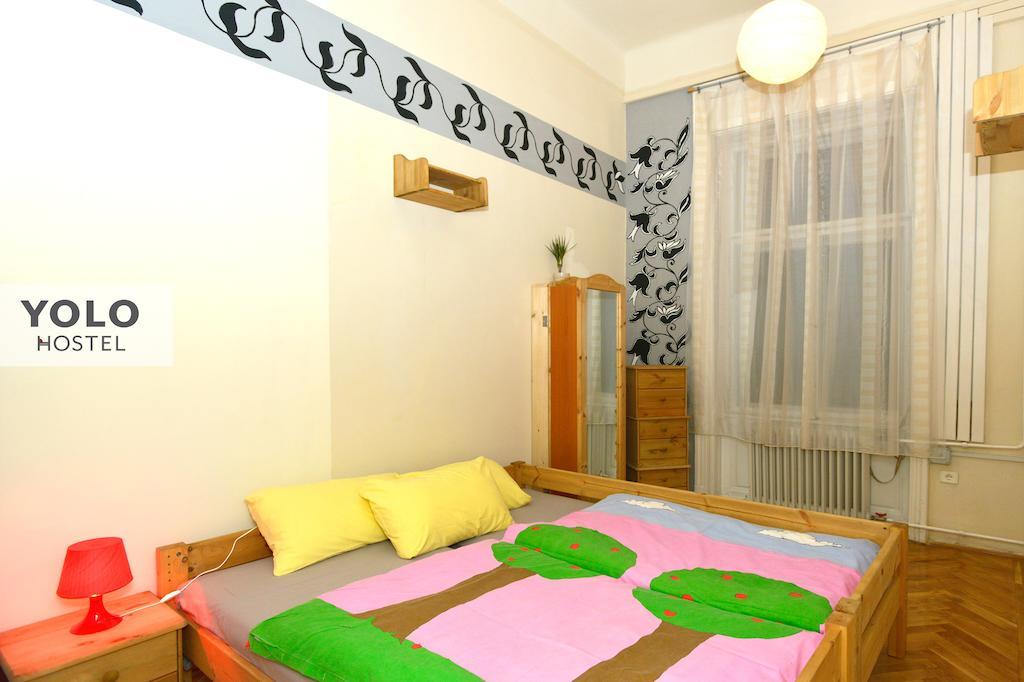 Yolo Hostel Budapesta Exterior foto