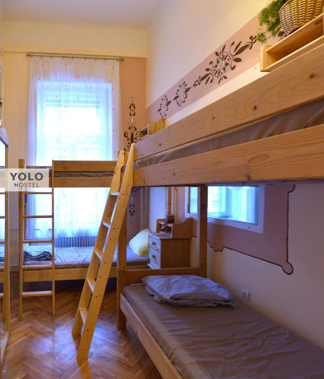 Yolo Hostel Budapesta Exterior foto
